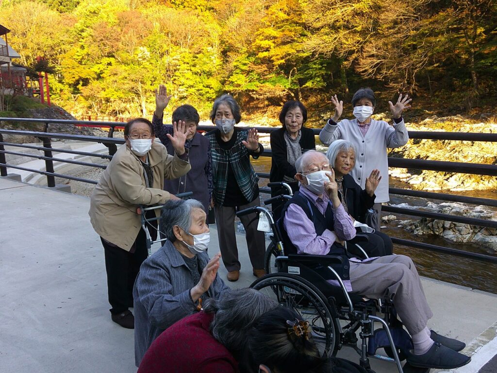 誕生日会～もみじ狩りドライブの様子です✨