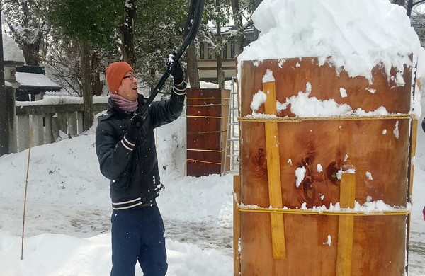 冬の米沢・伝統の灯　雪灯籠制作(前編)