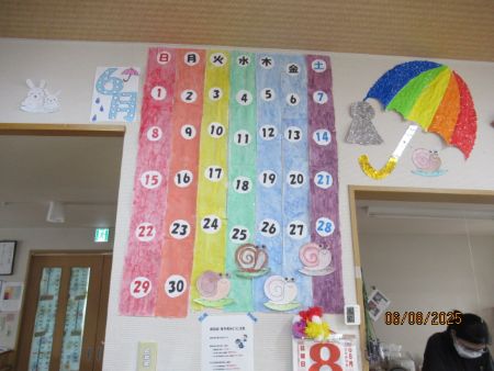 梅雨に負けずに、あじさい工作です(^^♪