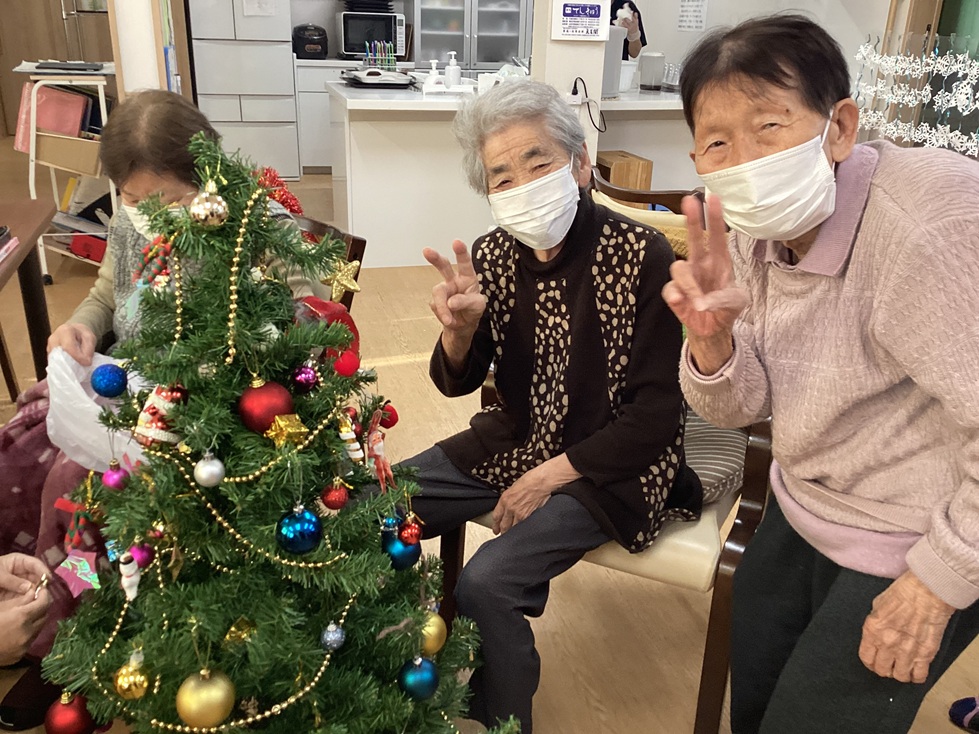 ポインセチア工作とクリスマス準備🎄