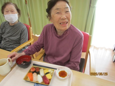 今月２回目のお寿司を出前しました🍣